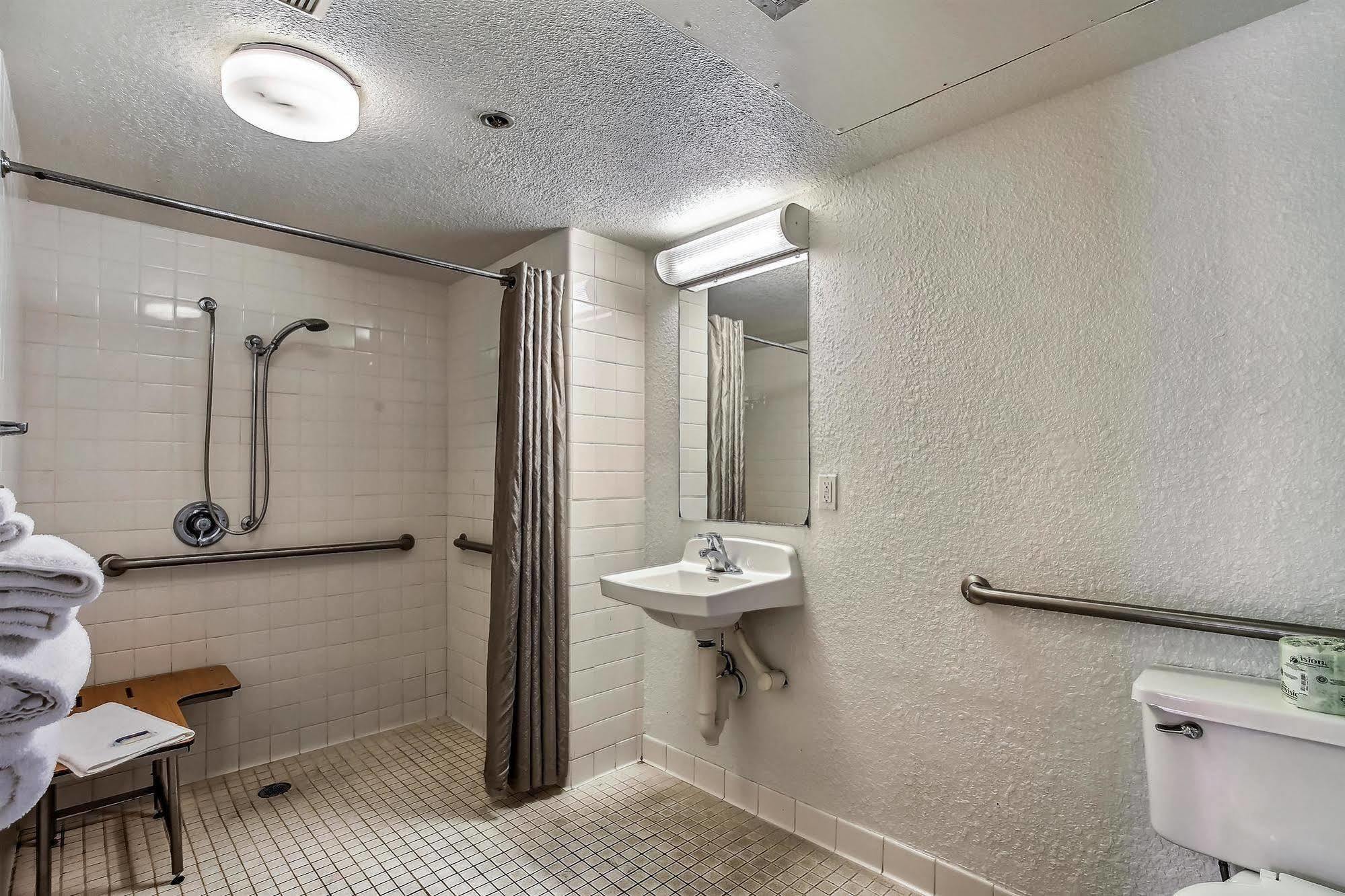 Park Inn By Radisson, Livermore Bagian luar foto